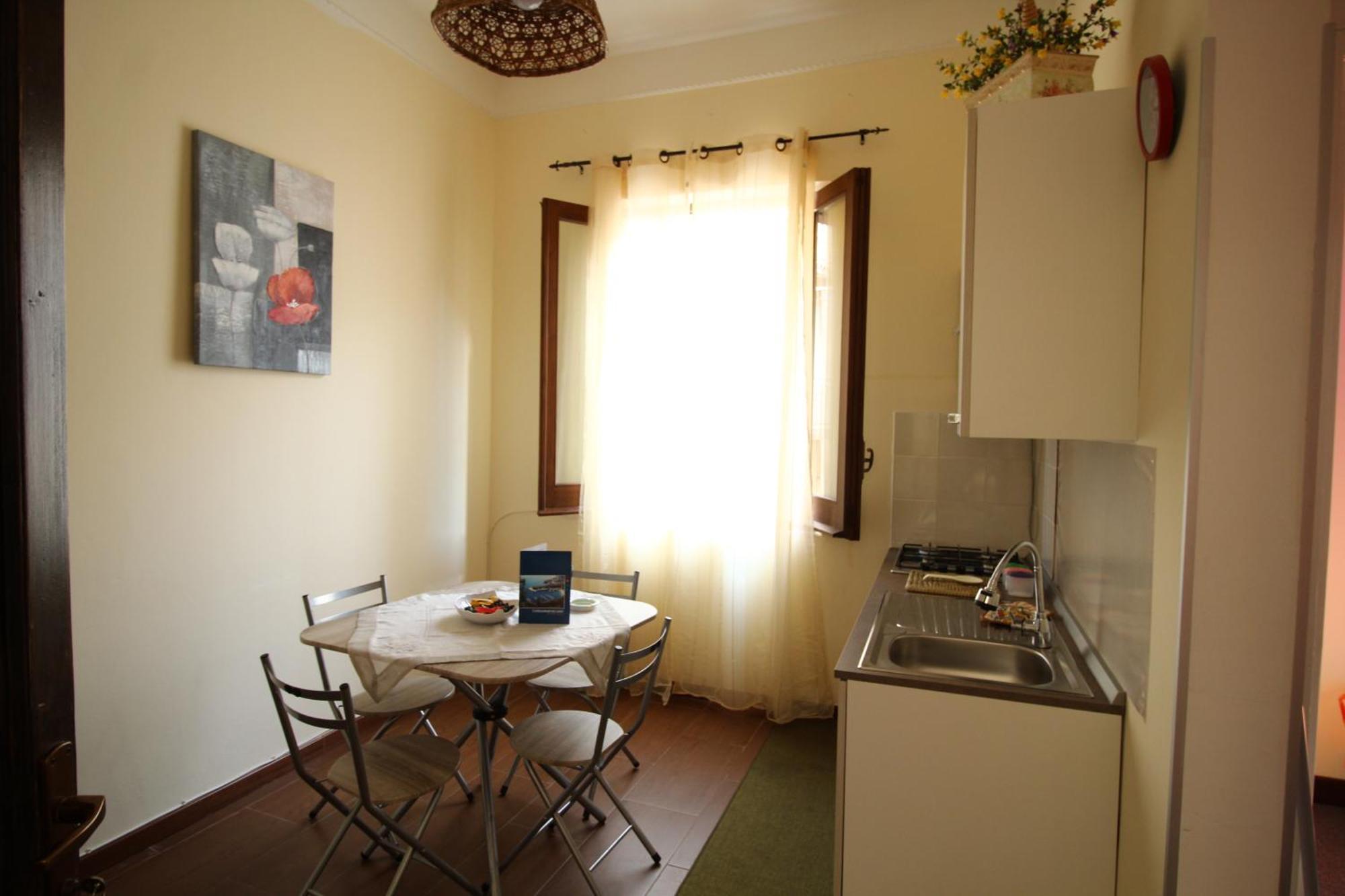 Bovio Guest House 卡斯泰拉马莱 外观 照片